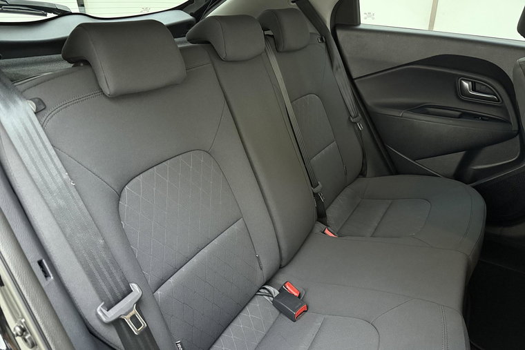 Vehicle Image 16