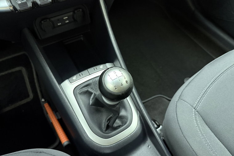 Vehicle Image 23