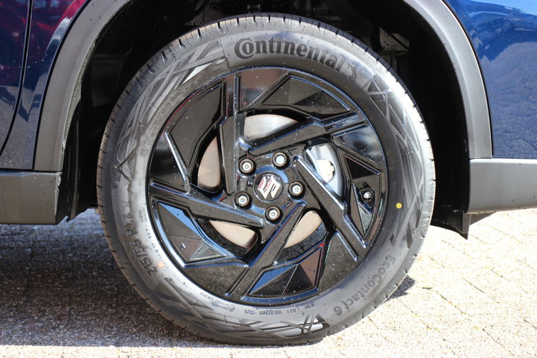 Vehicle Image 14