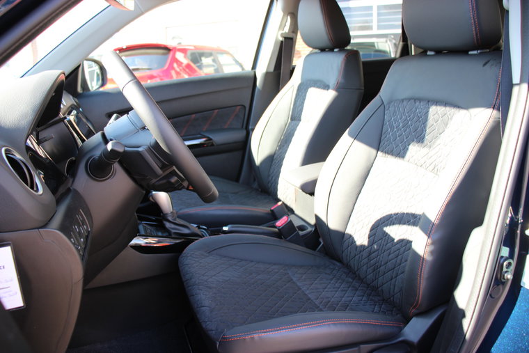 Vehicle Image 9