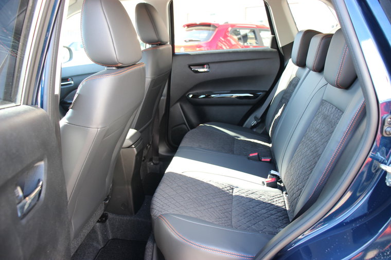Vehicle Image 10
