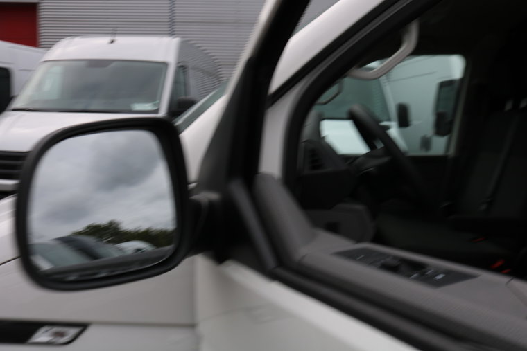 Vehicle Image 32