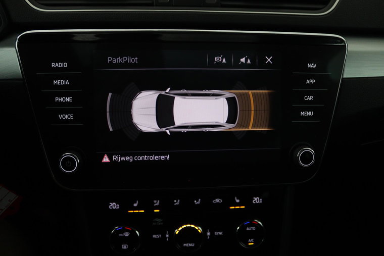 Vehicle Image 19