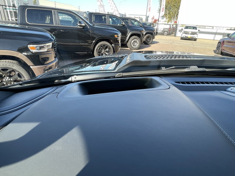 Vehicle Image 43