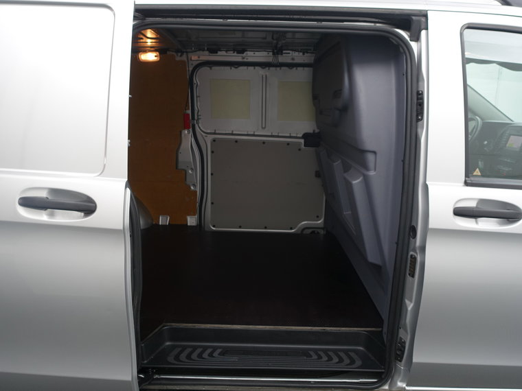 Vehicle Image 38