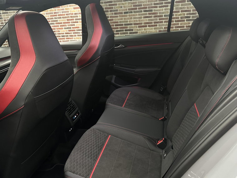 Vehicle Image 26