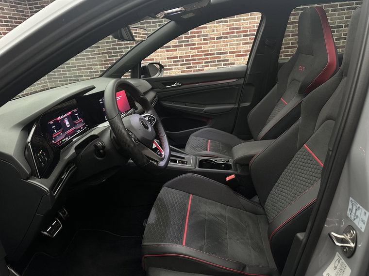 Vehicle Image 28