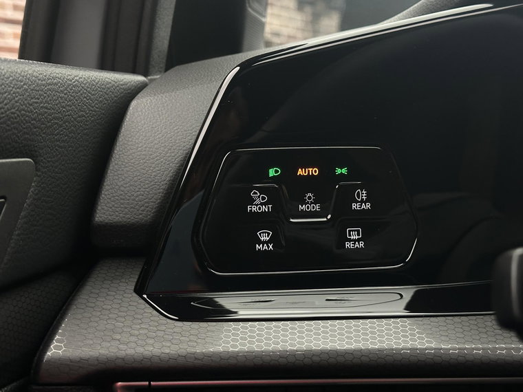Vehicle Image 32