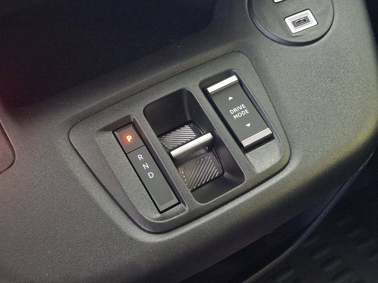 Vehicle Image 23