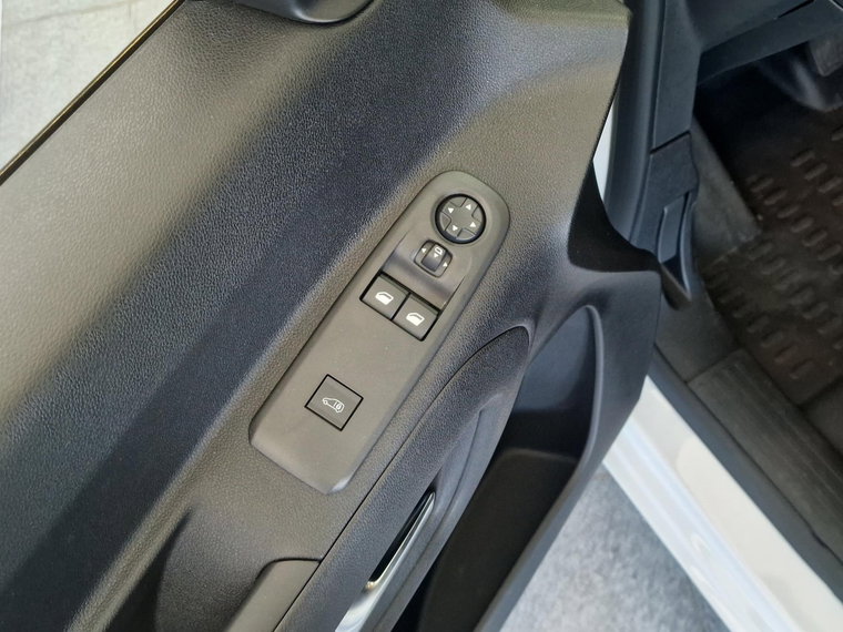 Vehicle Image 26