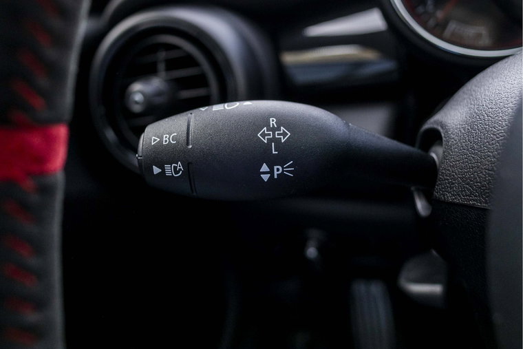 Vehicle Image 28