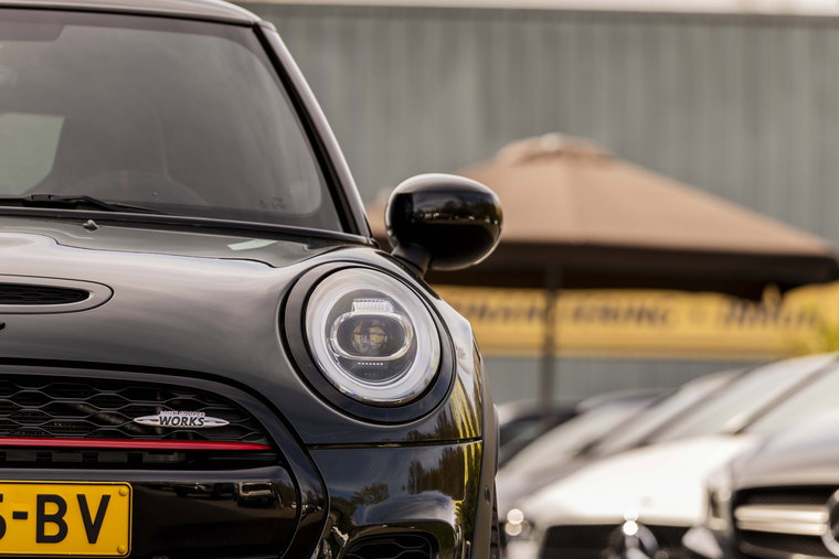 Vehicle Image 9