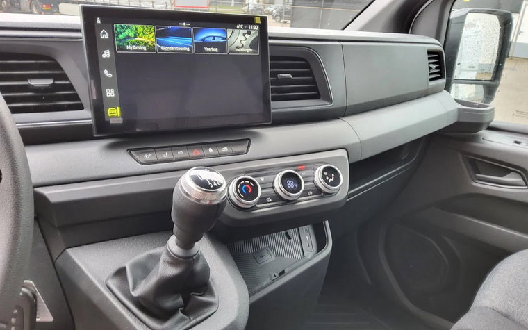 Vehicle Image 16
