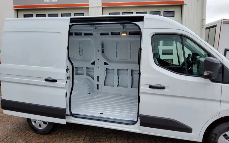 Vehicle Image 7