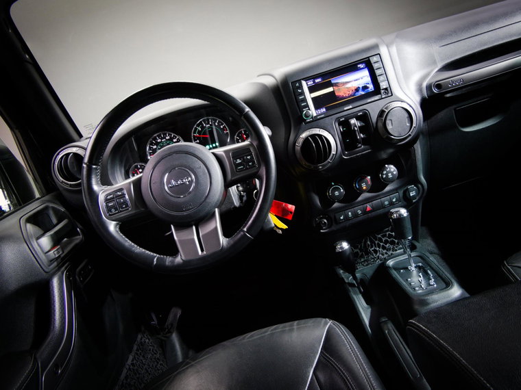 Vehicle Image 21