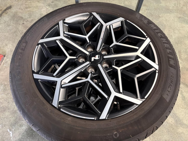 Vehicle Image 40