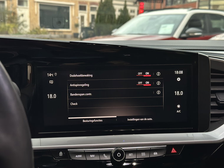 Vehicle Image 36