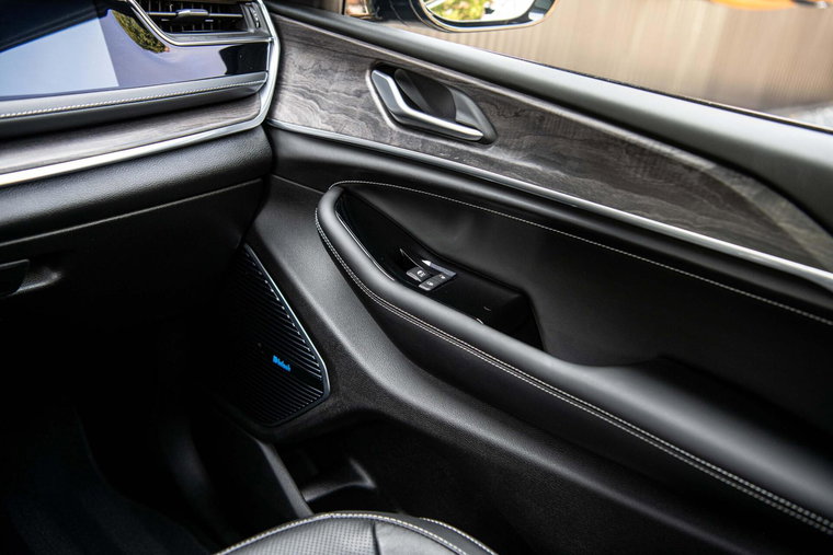 Vehicle Image 48