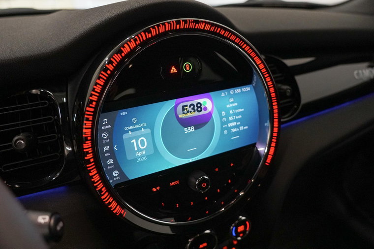 Vehicle Image 15