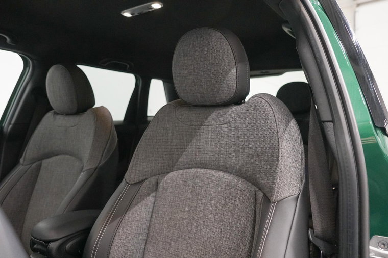 Vehicle Image 21