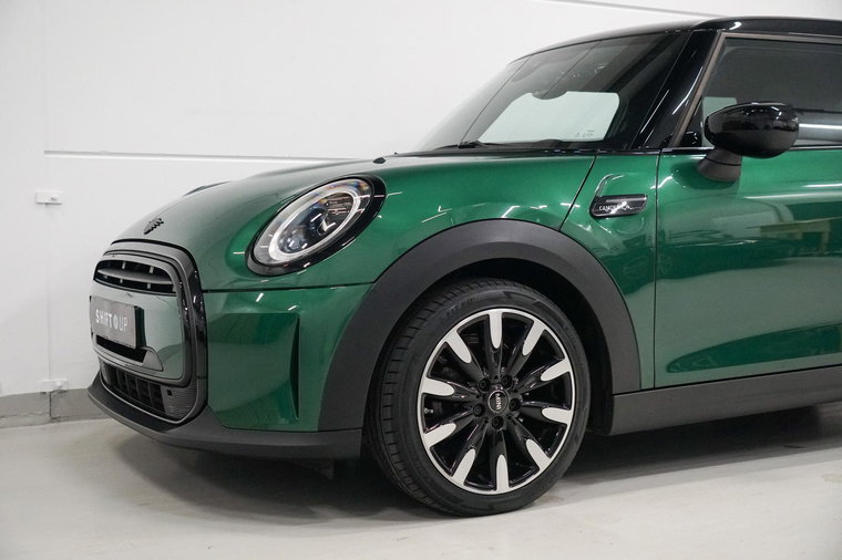 Vehicle Image 32