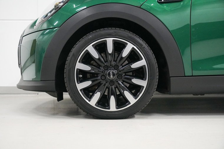Vehicle Image 36