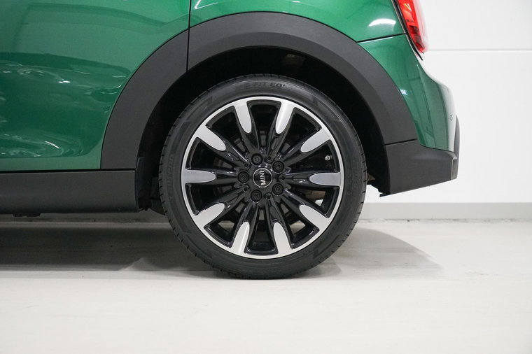 Vehicle Image 37