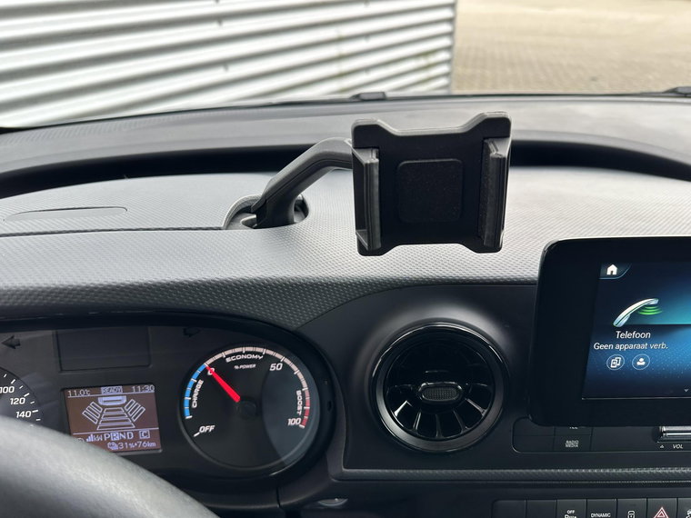 Vehicle Image 24