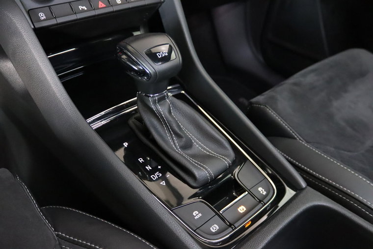 Vehicle Image 32