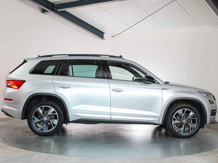 Vehicle Image 8