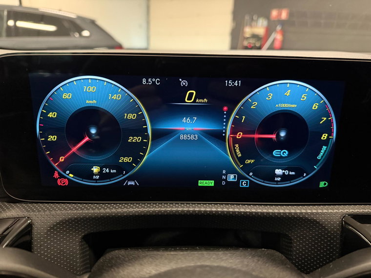 Vehicle Image 25