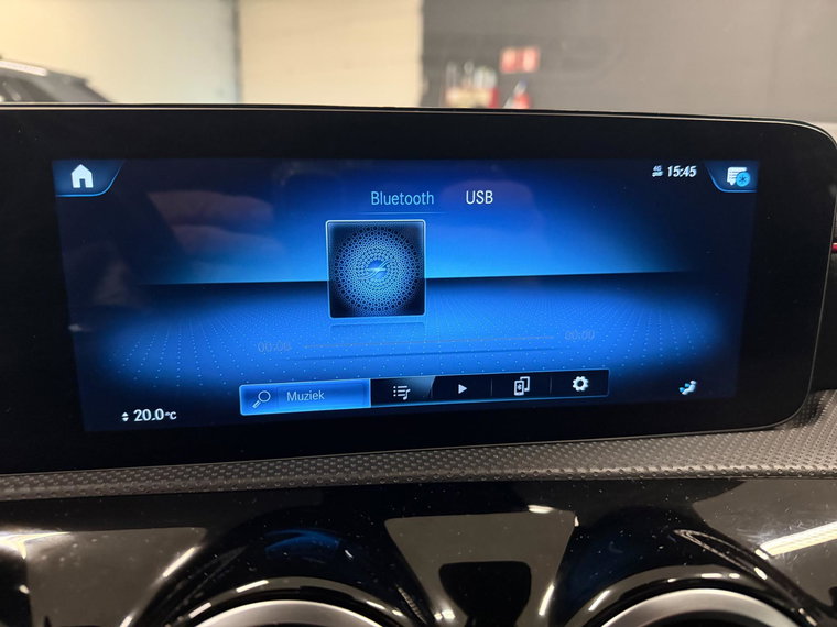 Vehicle Image 38