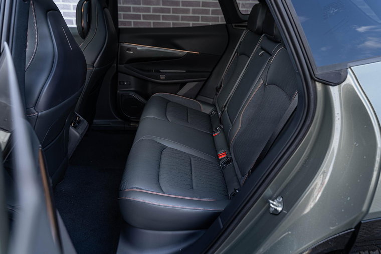 Vehicle Image 15