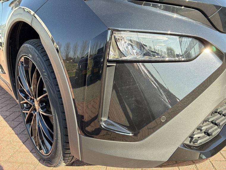 Vehicle Image 19