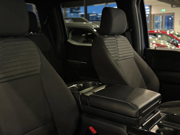 Vehicle Image 15