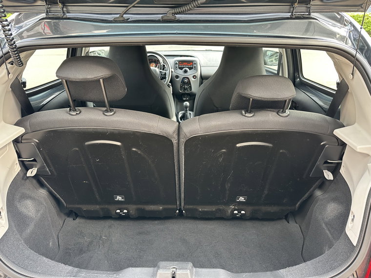 Vehicle Image 18