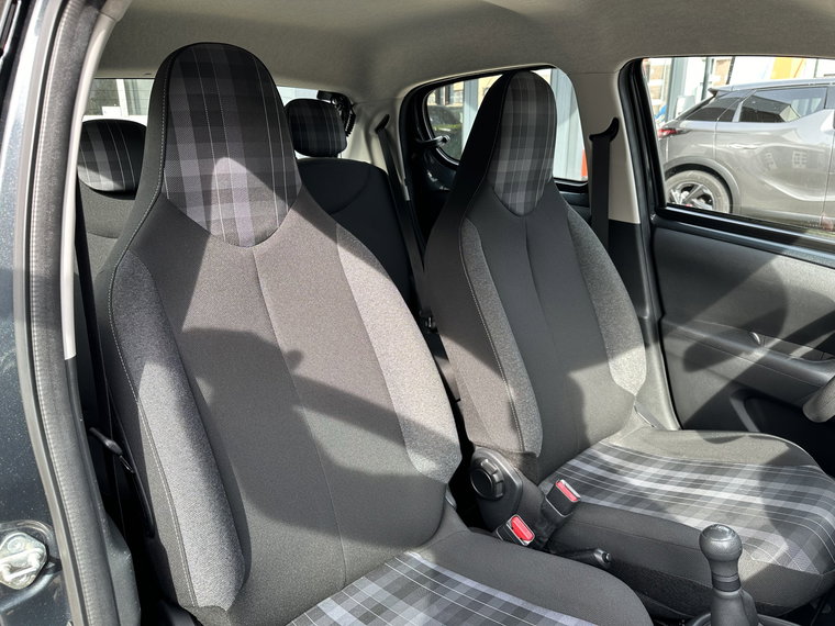 Vehicle Image 20