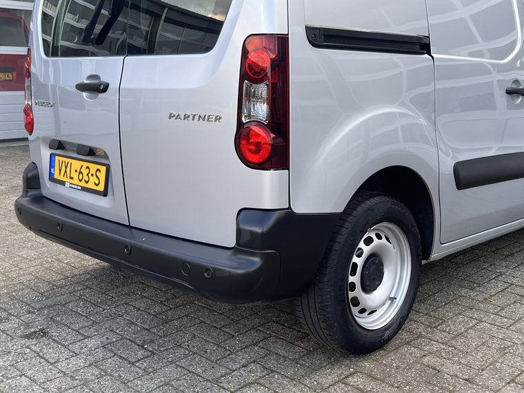 Vehicle Image 24