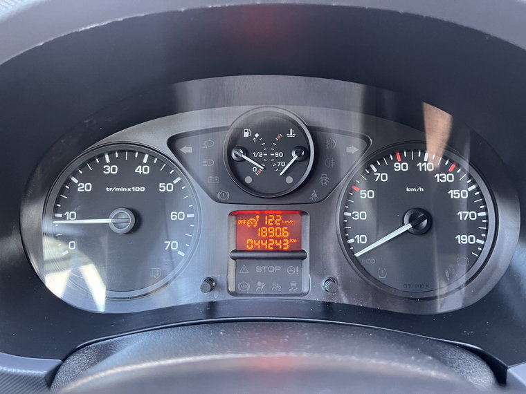 Vehicle Image 30