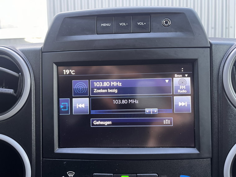 Vehicle Image 37