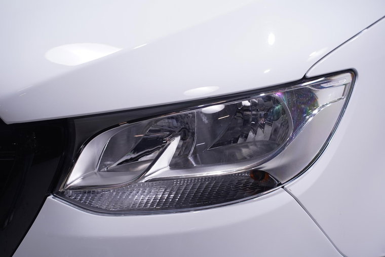 Vehicle Image 6