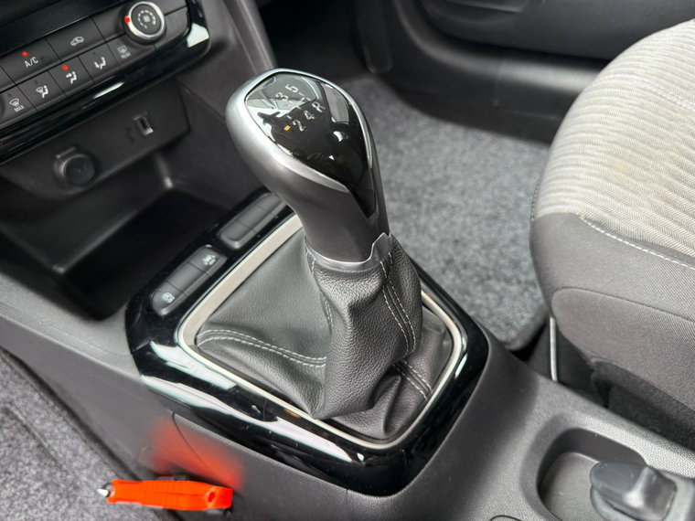 Vehicle Image 23