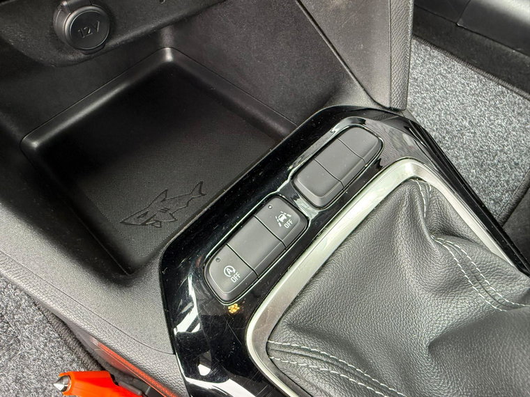 Vehicle Image 24