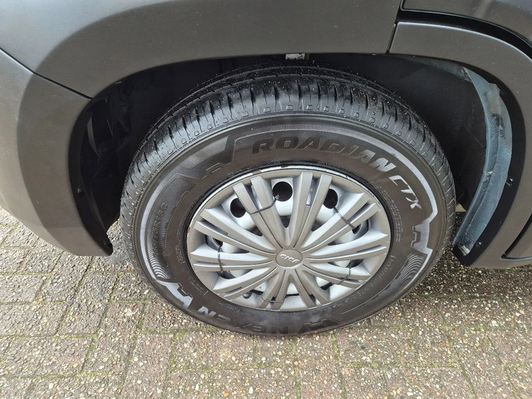 Vehicle Image 23