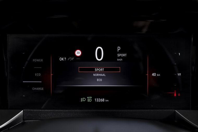 Vehicle Image 38