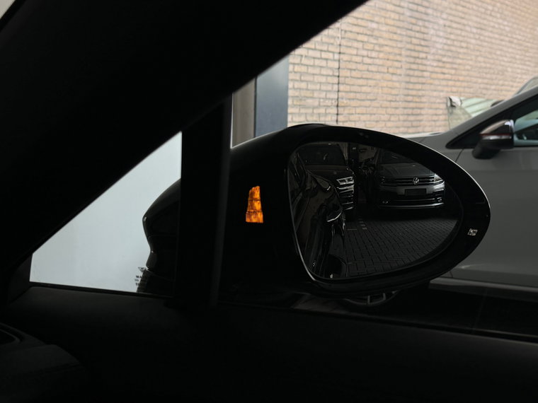 Vehicle Image 38