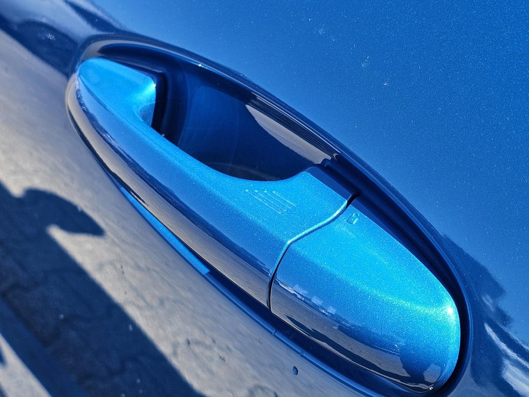 Vehicle Image 32