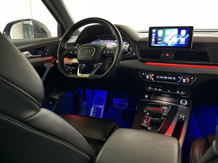 Vehicle Image 25