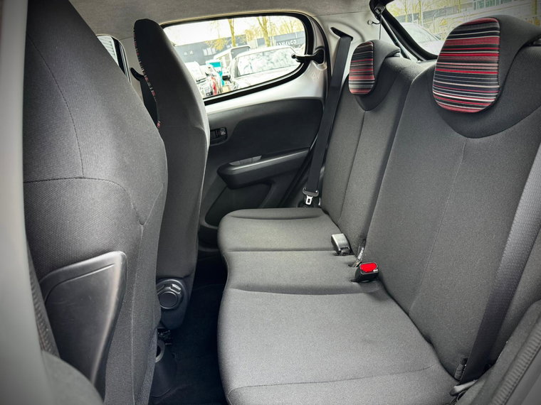 Vehicle Image 21