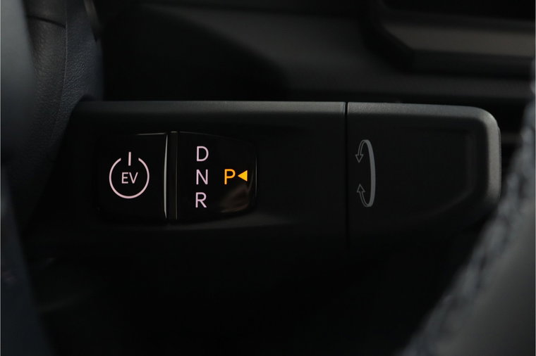Vehicle Image 28